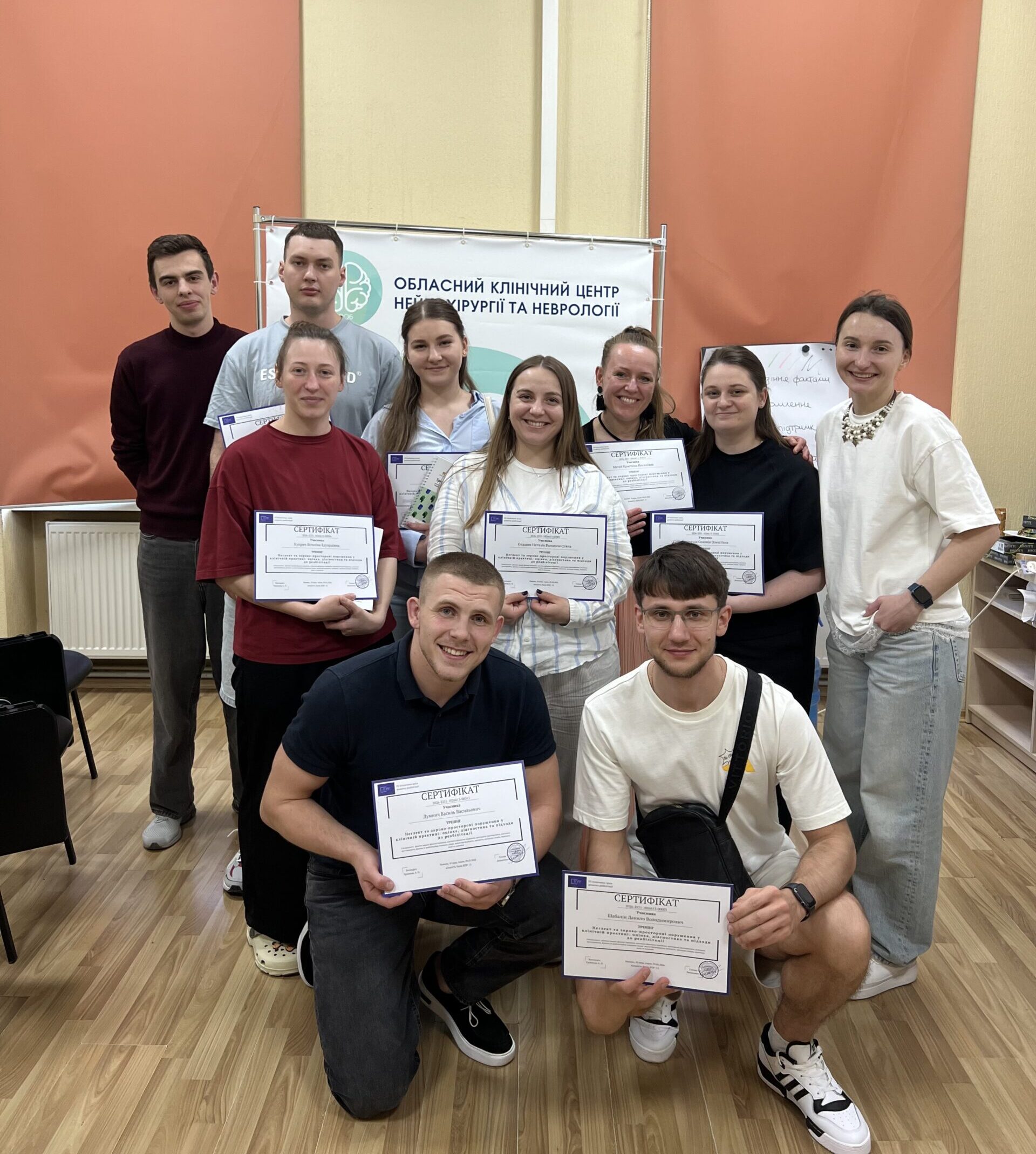 КОМАНДА ЦЕНТРУ НЕЙРОХІРУРГІЇ В УЖГОРОДІ ОПАНОВУЄ МЕТОДИ ДОПОМОГИ ПРИ НЕГЛЕКТІ